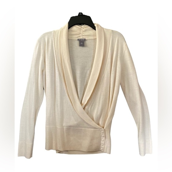Drape Front Ann Taylor Women’s Light Cream  sweater Size Medium - Picture 1 of 9
